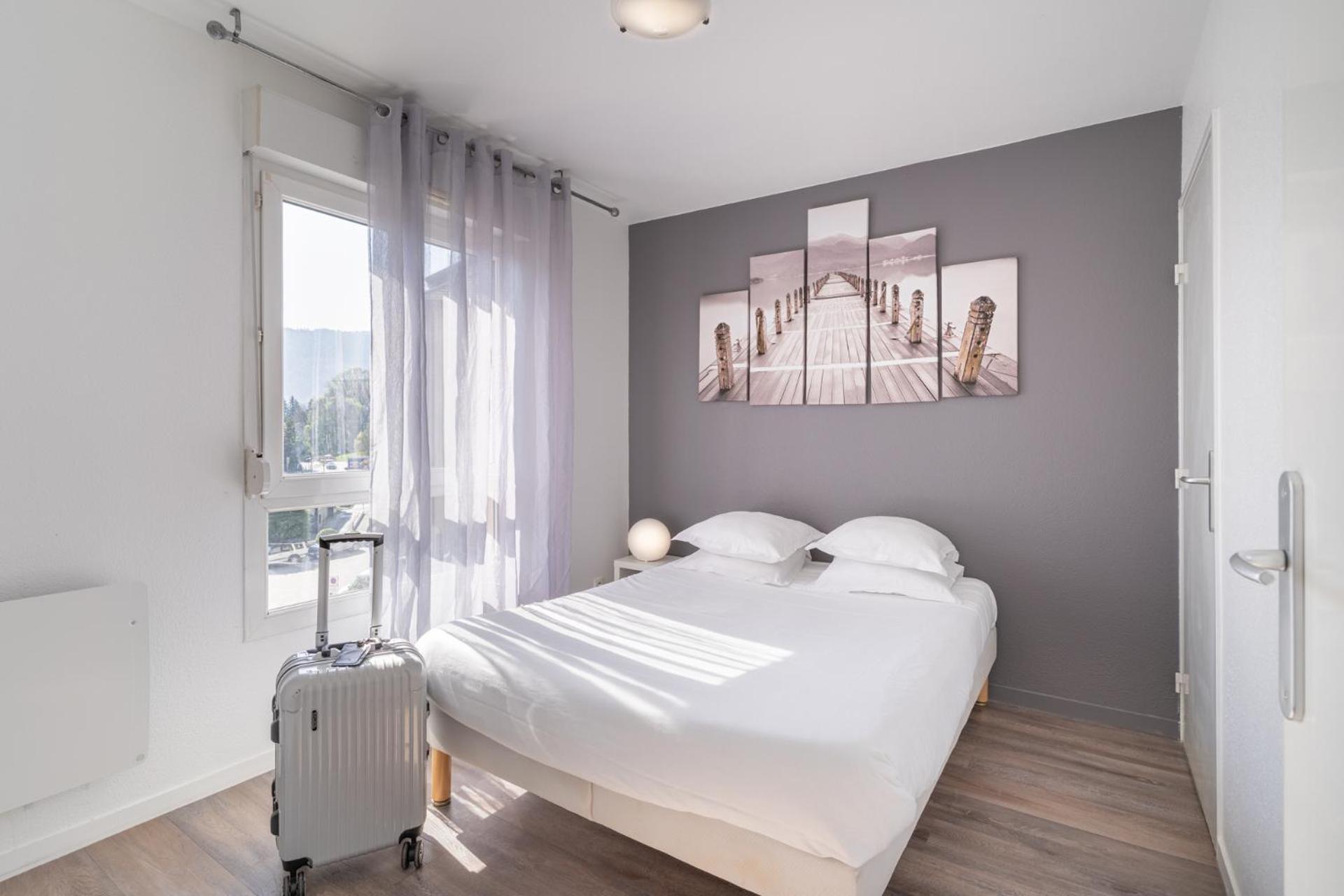 Апарт отель Sejours & Affaires Annecy Le Pont Neuf Кран-Жеврие Экстерьер фото
